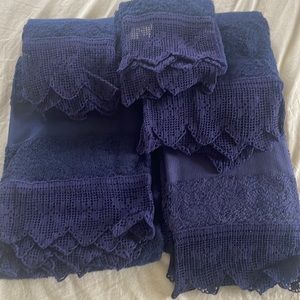 Hand Embroidered towel set (5)